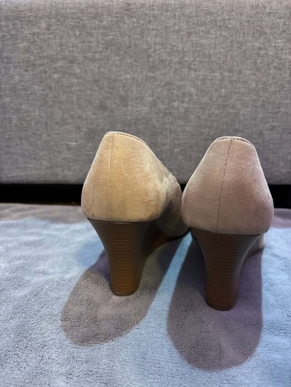 Dexflex Comfort Tan Suede Peep Toe Wedges with Memory Foam 10 - Picture 6 of 6